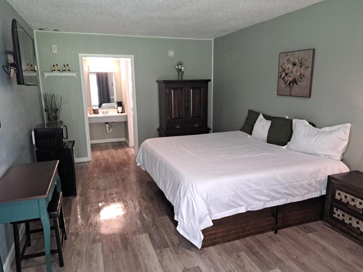 Blue Sky Inn- Complimentary Happy Hour Th-Sun, Veteran Owned, Full Breakfast, Best Green Space, 1 Mile From Blue Ridge, Fire Pit Екстериор снимка