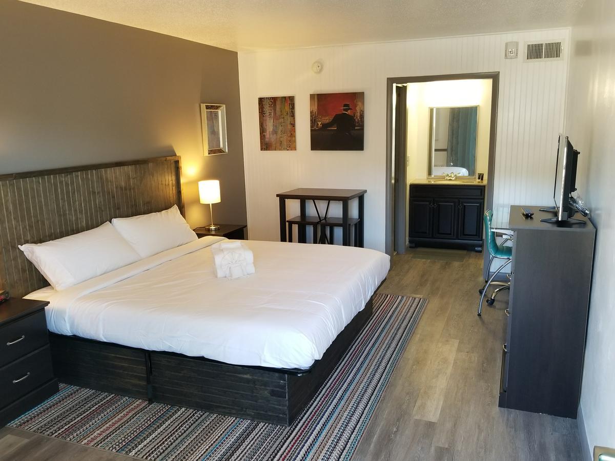 Blue Sky Inn- Complimentary Happy Hour Th-Sun, Veteran Owned, Full Breakfast, Best Green Space, 1 Mile From Blue Ridge, Fire Pit Екстериор снимка